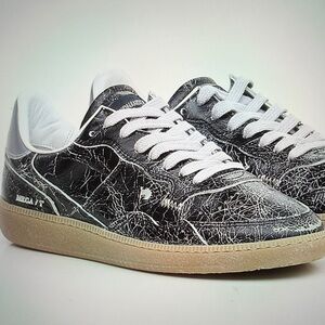 Hidnander Mega T Crinkle Sneakers
